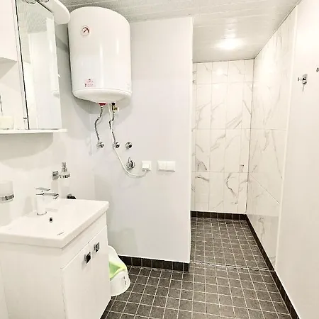 Lehola - Kontaktivaba Sissepaeaes Suure-Jaani